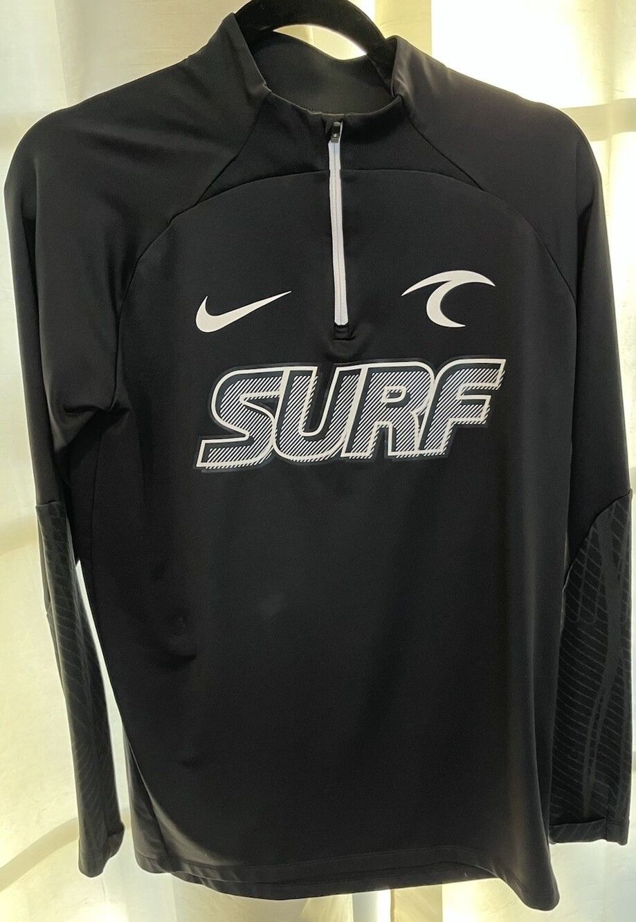 Nike Dri-Fit Surf Mens Slim Athletic Shirt Medium Black Quarter Zip Pullover